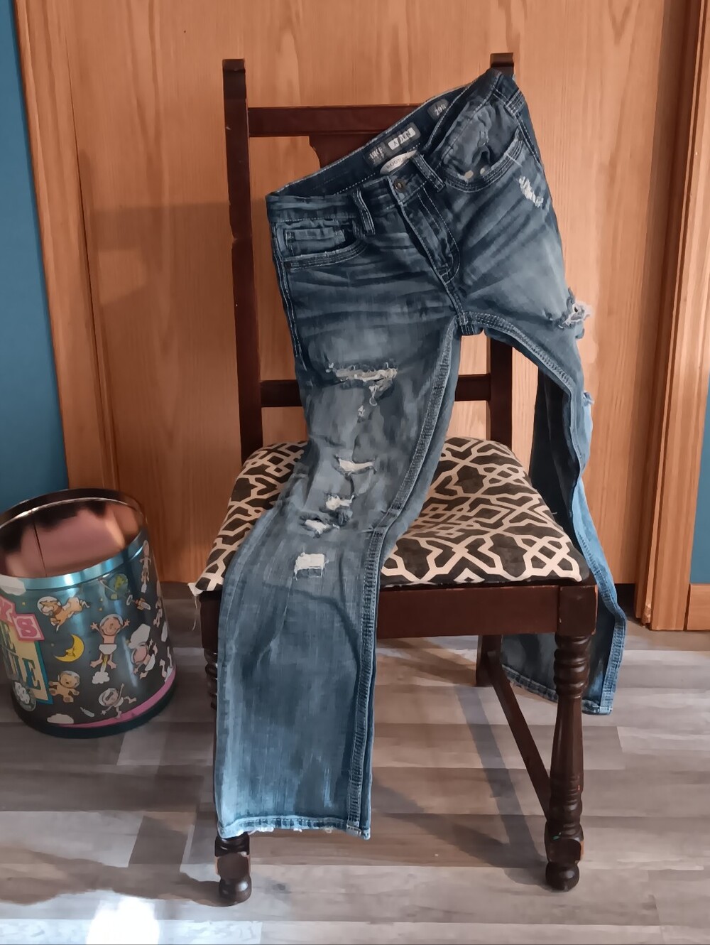 BKE Aiden Bootleg Jeans in Medium Blue Wash